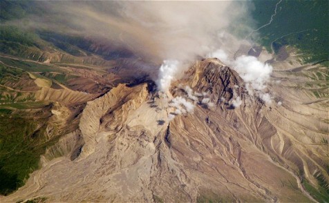 Mt. Shiveluch erupting 